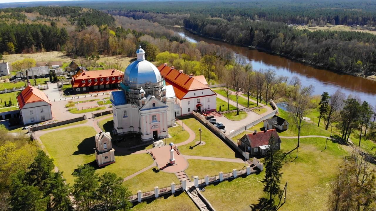 Отели типа «постель и завтрак» Liškiavos vienuolyno ansamblis Liškiava-11